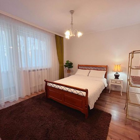 Niran Apartament Oradea Exteriör bild