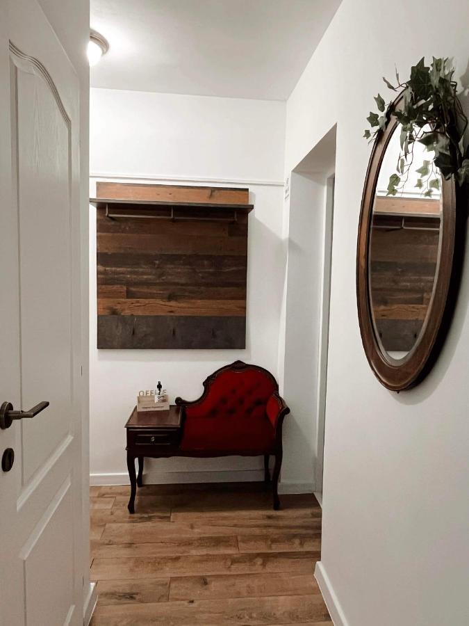 Niran Apartament Oradea Exteriör bild