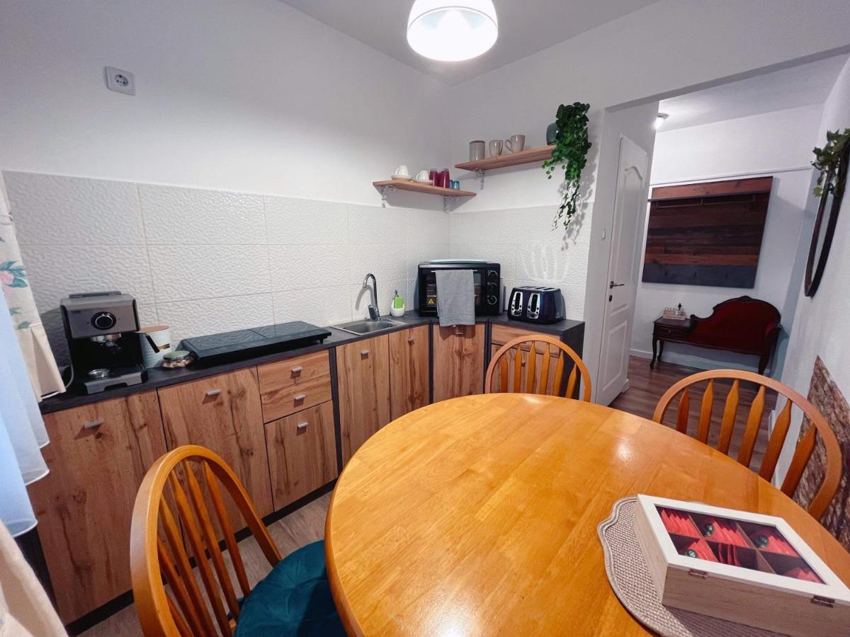 Niran Apartament Oradea Exteriör bild