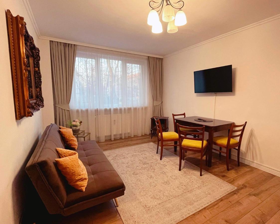 Niran Apartament Oradea Exteriör bild